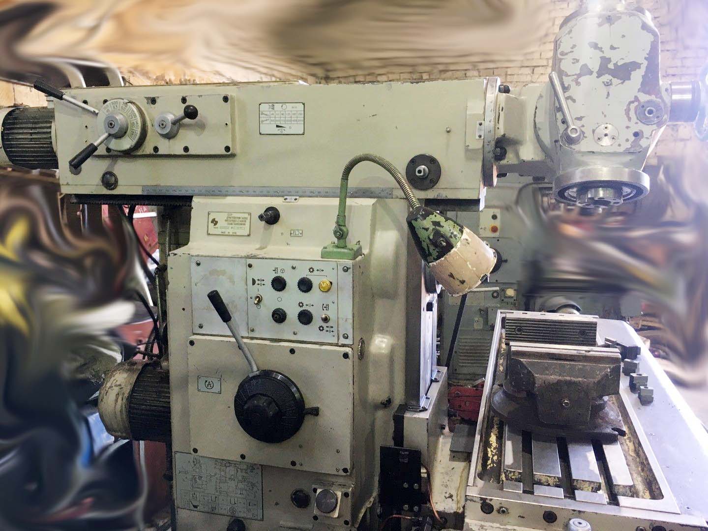 6Д82ШФ20 Верстат консольно-фрезерный широкоуніверсальний з ЧПУ